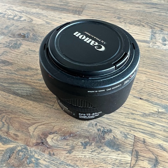 Canon EF-S 15-85mm f/3.5-5.6 IS USM Lens - Picture 3 of 8